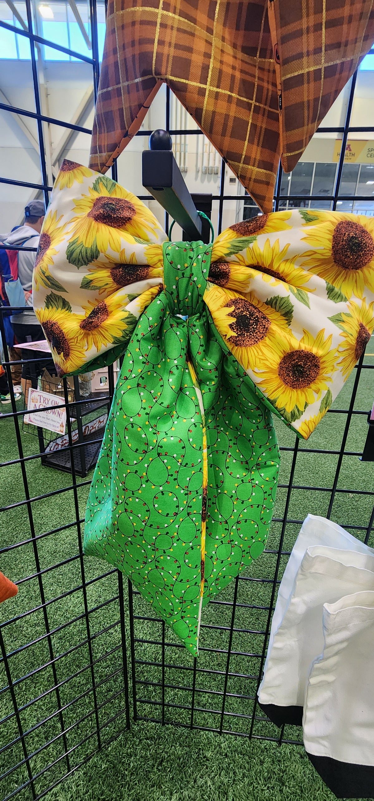 Reversible Door Bow